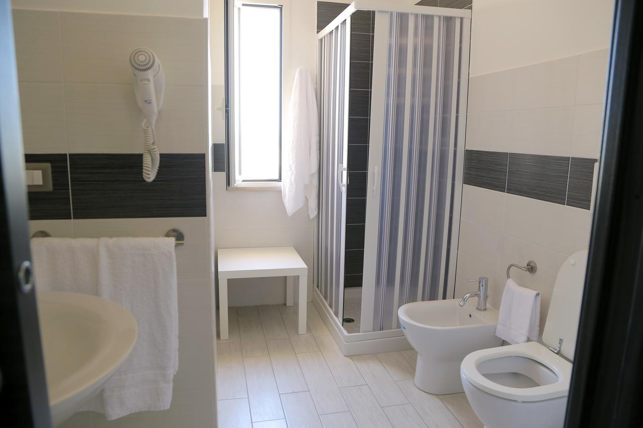 Rooms La Perla Del Mare Margherita Di Savoia Ngoại thất bức ảnh